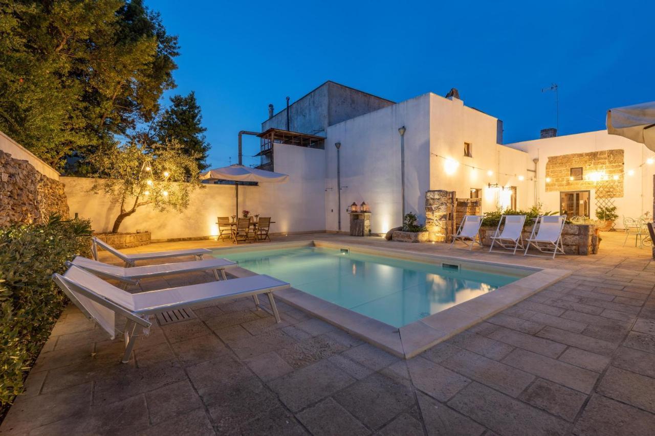 הוילה ראקאלה Courtyard With Pool מראה חיצוני תמונה