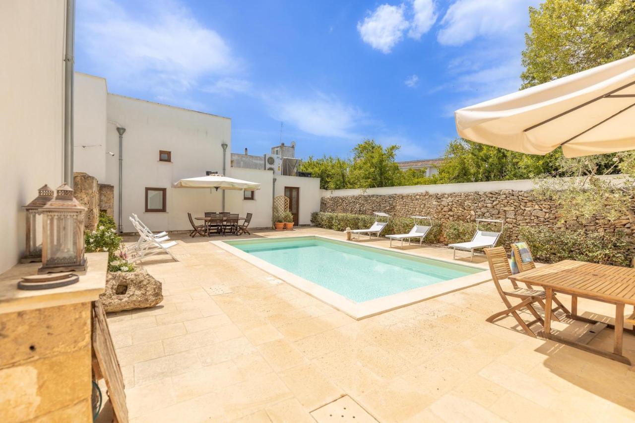 הוילה ראקאלה Courtyard With Pool מראה חיצוני תמונה