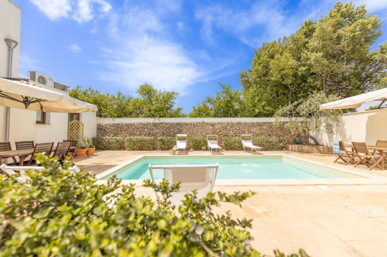 הוילה ראקאלה Courtyard With Pool מראה חיצוני תמונה